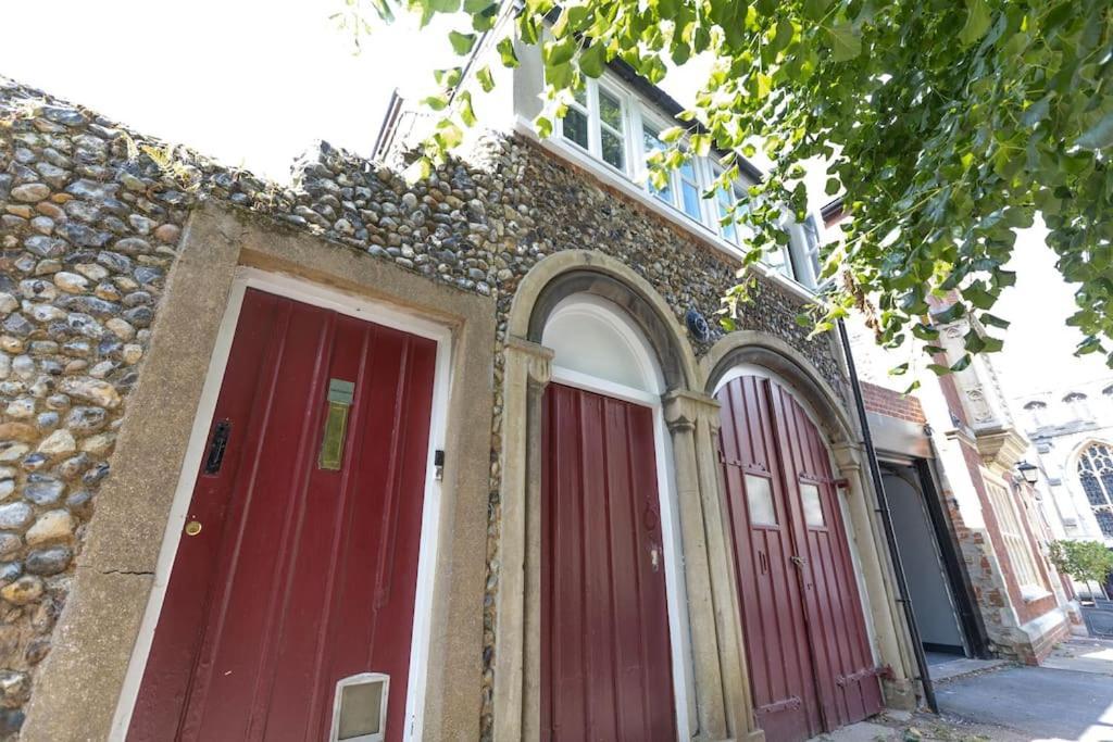 Central Medieval Grid Unique Home With Gated Parking Bury St. Edmunds Extérieur photo
