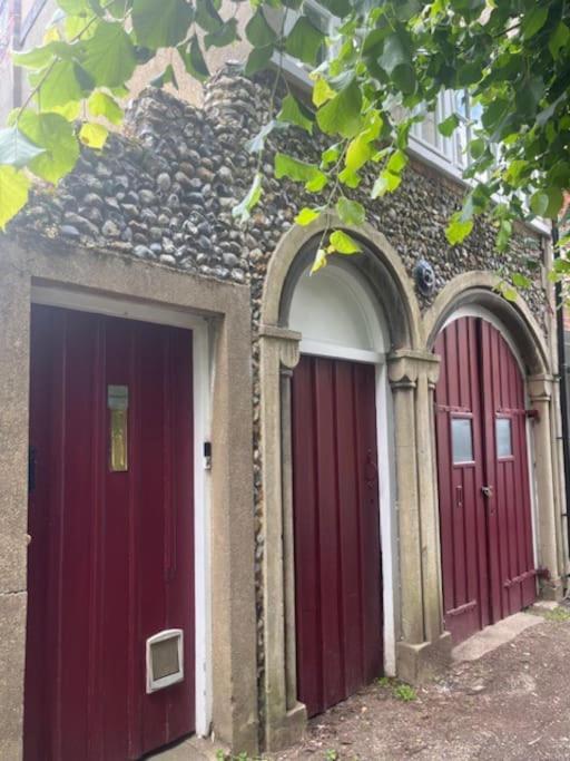 Central Medieval Grid Unique Home With Gated Parking Bury St. Edmunds Extérieur photo